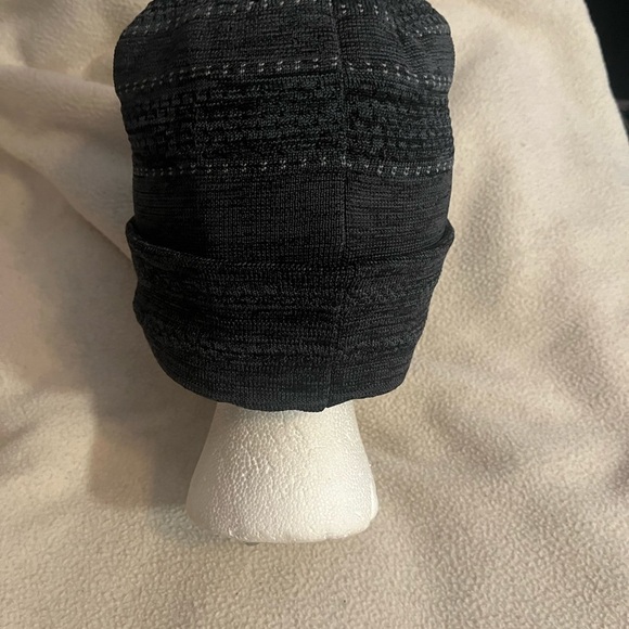 New Era Wool Blend Clillis Winter Beanie Hat - Picture 4 of 8